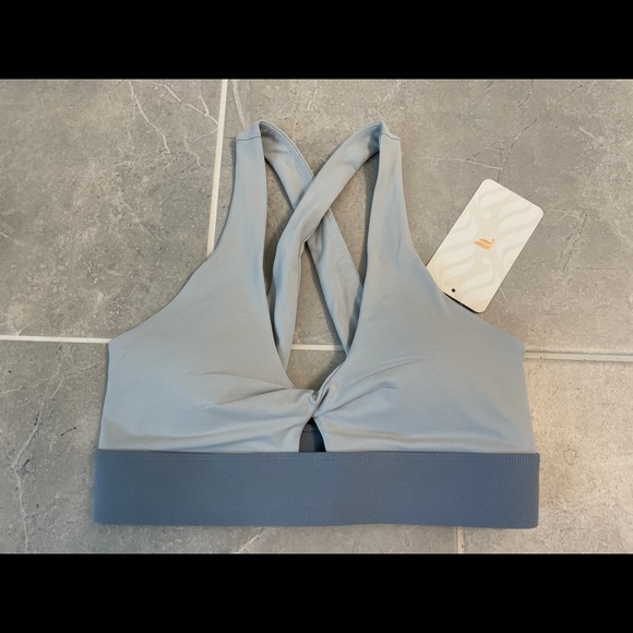 NWT Fabletics Breathe 2-Piece Outfit 💙 - Picture 8 of 15